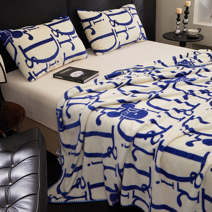 91家纺网 家纺一手货源 找家纺 楼兰公主 2025新款潮牌三角针贝壳绣盖毯毛毯系列 Dsir