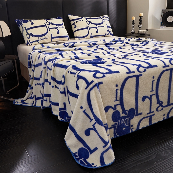 91家纺网 家纺一手货源 找家纺 楼兰公主 2025新款潮牌三角针贝壳绣盖毯毛毯系列 Dsir