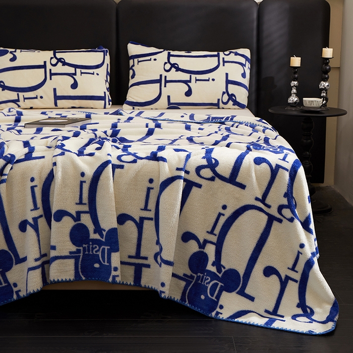 91家纺网 家纺一手货源 找家纺 楼兰公主 2025新款潮牌三角针贝壳绣盖毯毛毯系列 Dsir