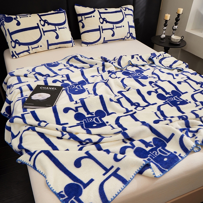 91家纺网 家纺一手货源 找家纺 楼兰公主 2025新款潮牌三角针贝壳绣盖毯毛毯系列 Dsir