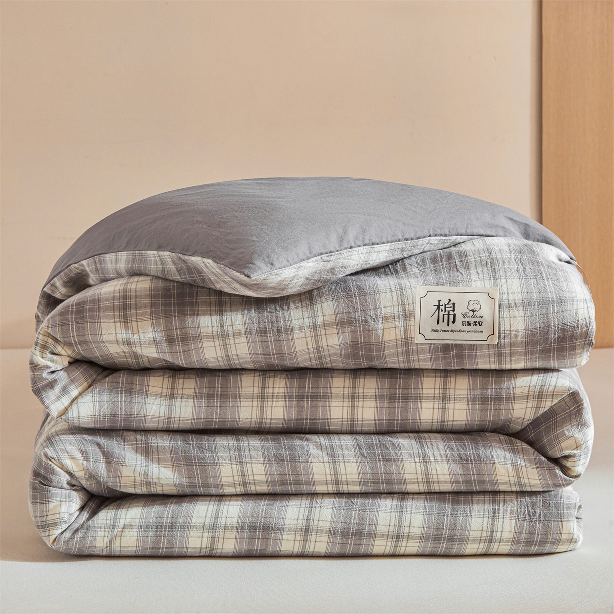 91家纺网 家纺一手货源 找家纺 梵蒂莎 2025新款可拆卸棉花被（场景1） 素格灰调