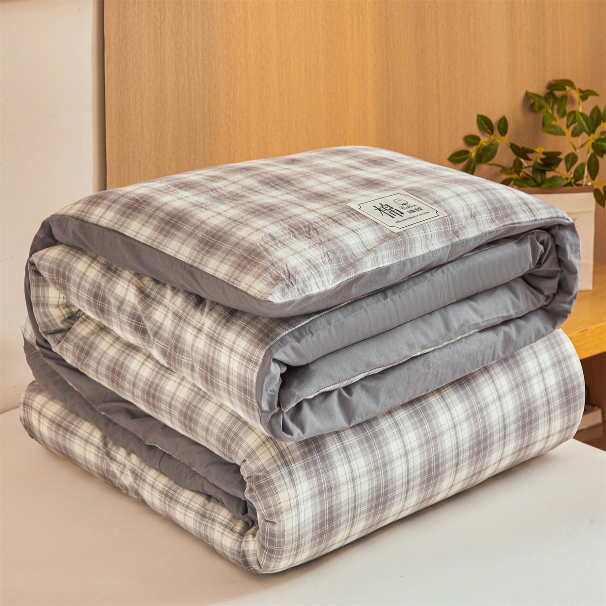 91家纺网 家纺一手货源 找家纺 梵蒂莎 2025新款可拆卸棉花被（场景1） 素格灰调