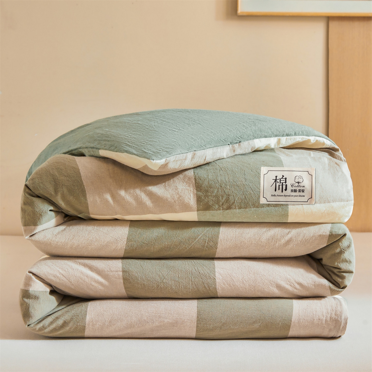 91家纺网 家纺一手货源 找家纺 梵蒂莎 2025新款可拆卸棉花被（场景1） 浅绿格影