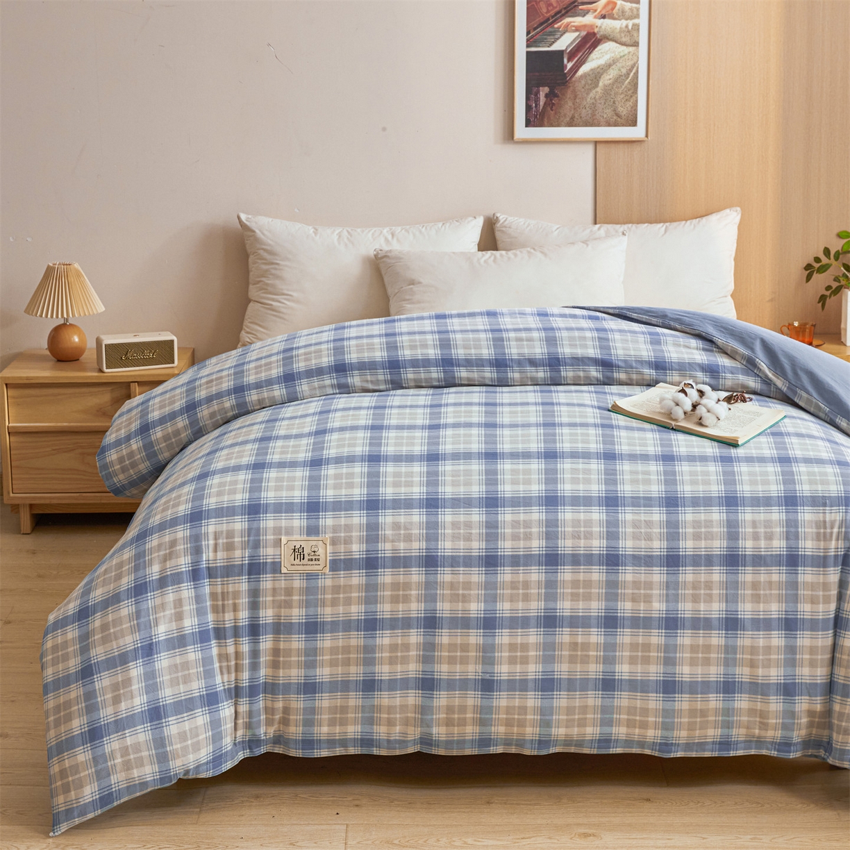 91家纺网 家纺一手货源 找家纺 梵蒂莎 2025新款可拆卸棉花被（场景1） 浅海絮格