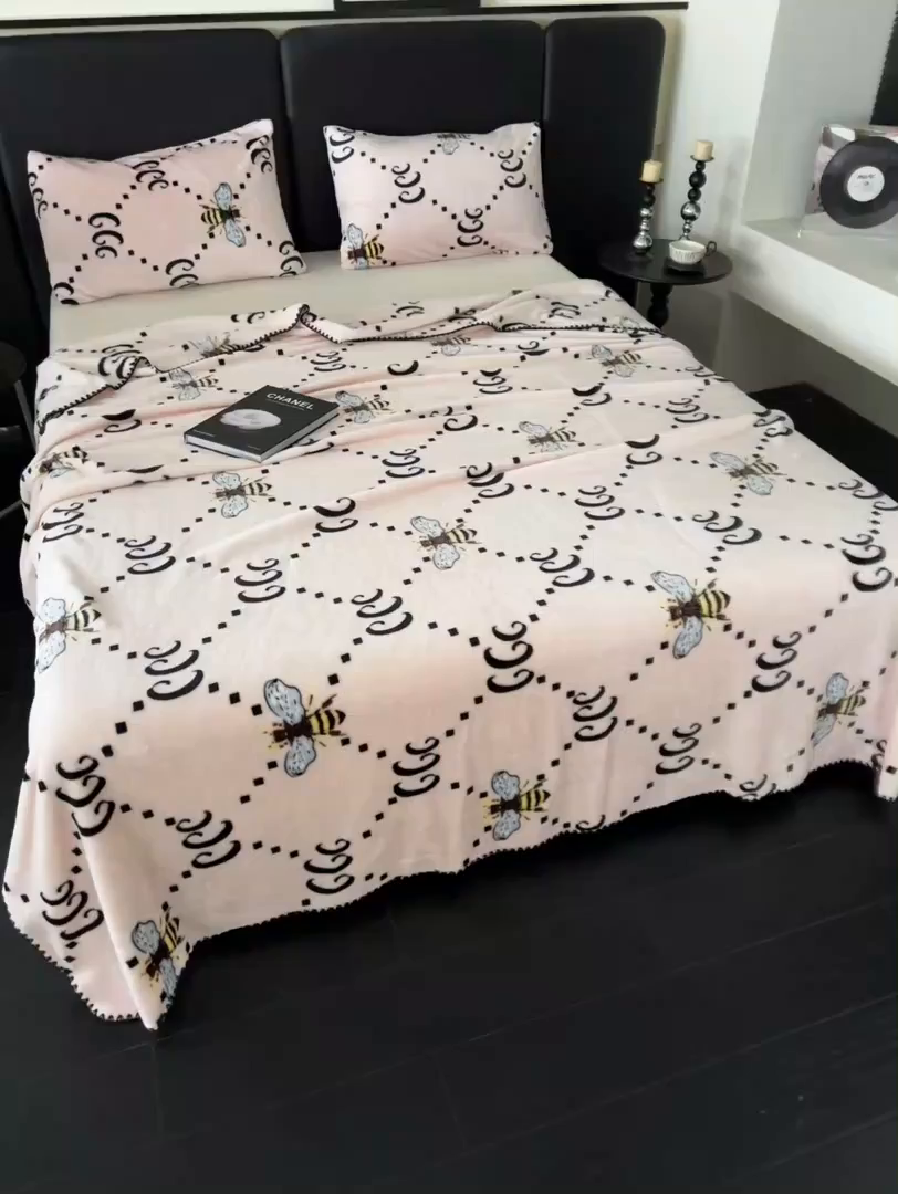 91家纺网 家纺一手货源 找家纺 楼兰公主 2025新款潮牌三角针贝壳绣盖毯毛毯系列 古里