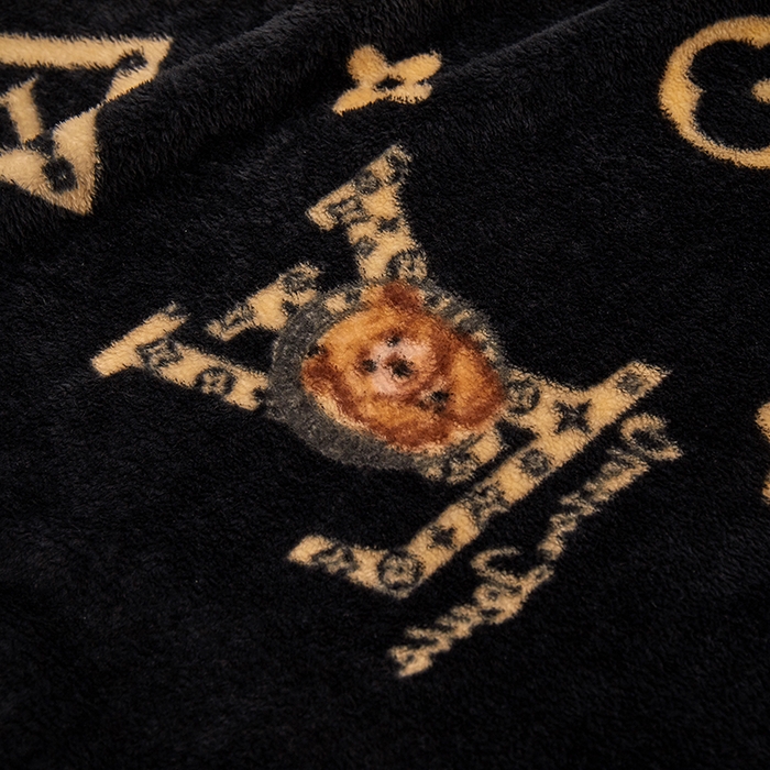 91家纺网 家纺一手货源 找家纺 楼兰公主 2025新款潮牌三角针贝壳绣盖毯毛毯系列 L熊