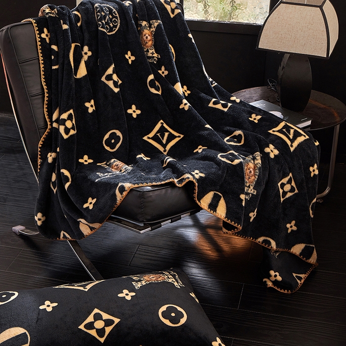 楼兰公主 2025新款潮牌三角针贝壳绣盖毯毛毯系列 L熊