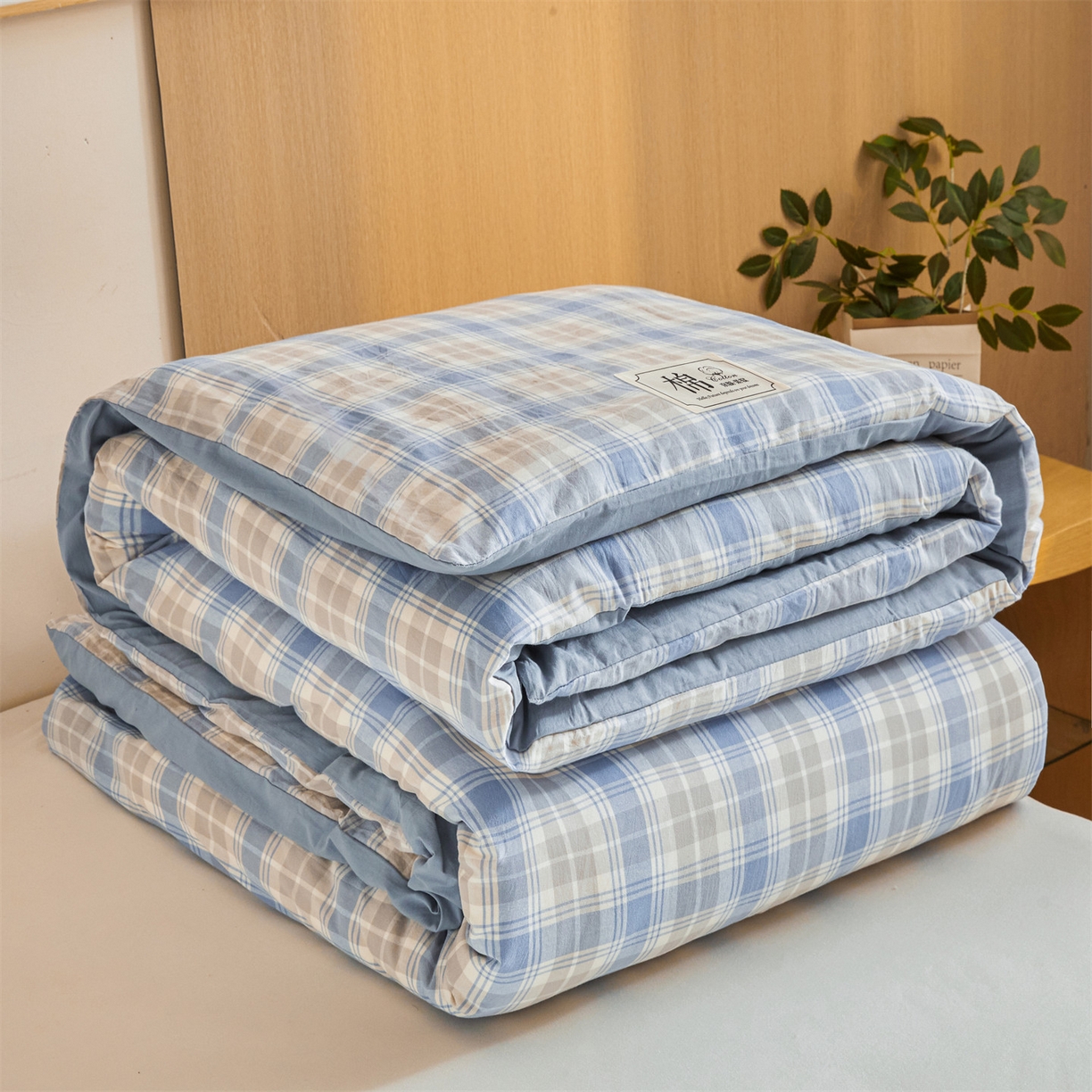 91家纺网 家纺一手货源 找家纺 梵蒂莎 2025新款可拆卸棉花被（场景1） 浅海絮格