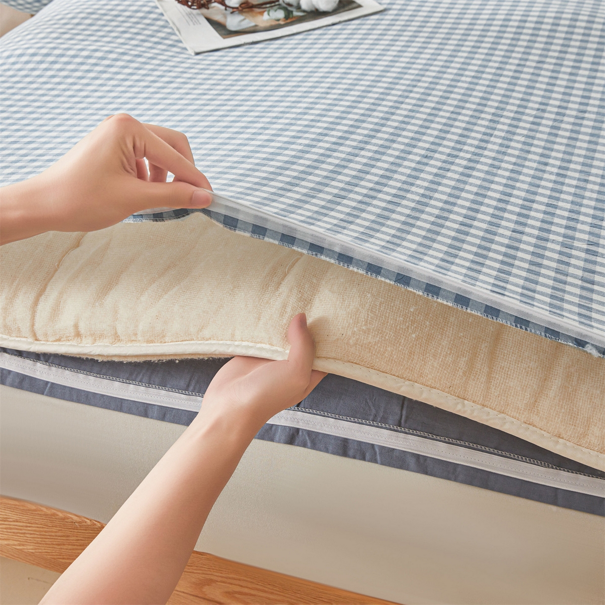 91家纺网 家纺一手货源 找家纺 梵蒂莎 2025新款可拆卸棉花被（场景2） 海盐细格