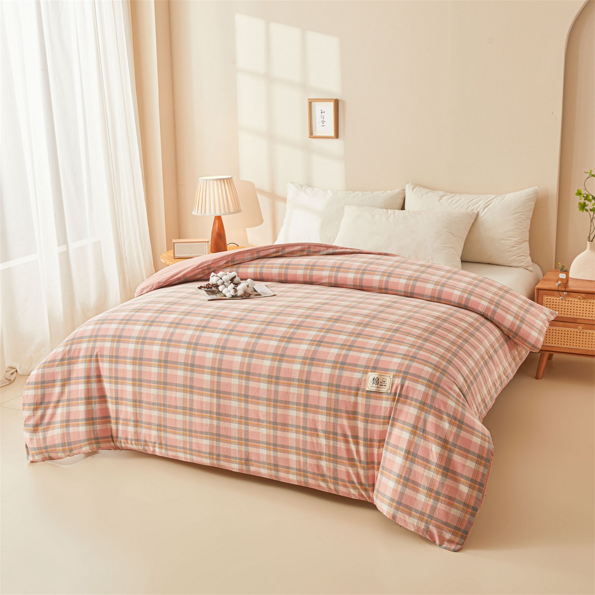 91家纺网 家纺一手货源 找家纺 梵蒂莎 2025新款可拆卸棉花被（场景2） 桃格絮语