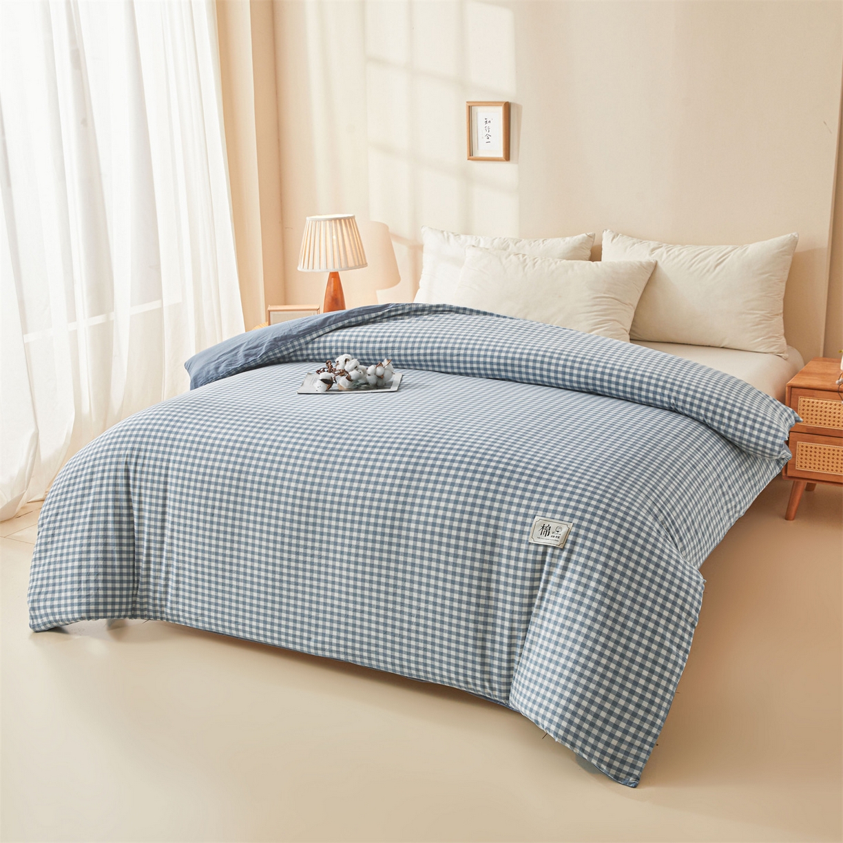 91家纺网 家纺一手货源 找家纺 梵蒂莎 2025新款可拆卸棉花被（场景2） 海盐细格