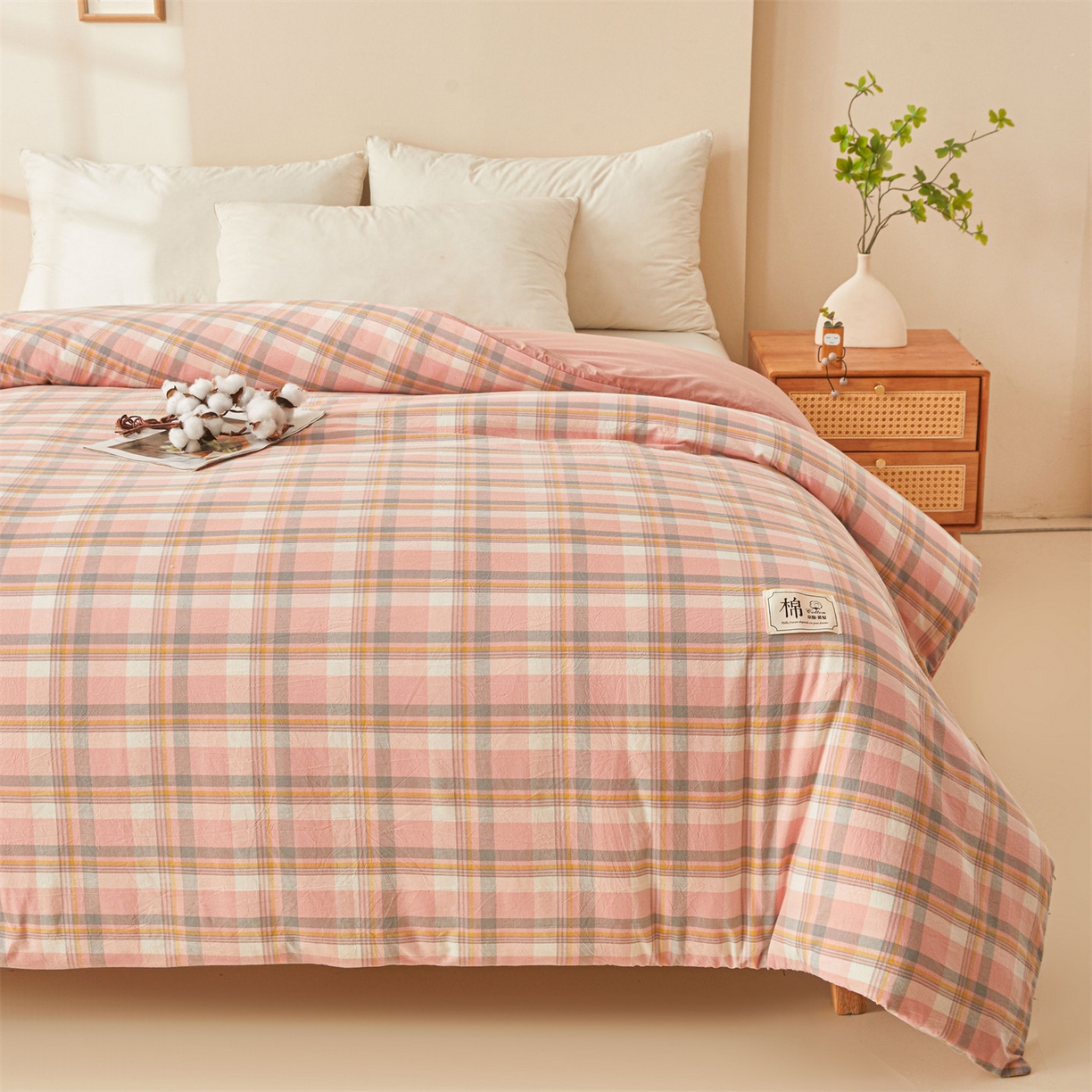 91家纺网 家纺一手货源 找家纺 梵蒂莎 2025新款可拆卸棉花被（场景2） 桃格絮语