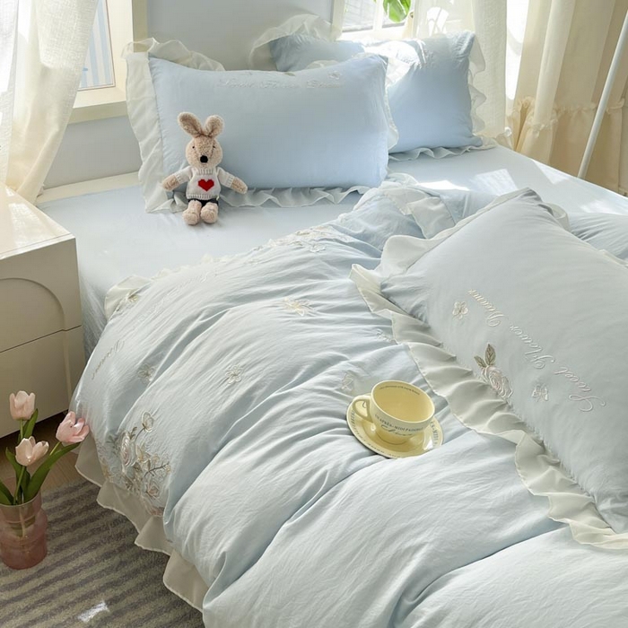 91家纺网 家纺一手货源 找家纺 AB家纺2025新款 水洗棉绣花四件套 依兰梦  天空蓝