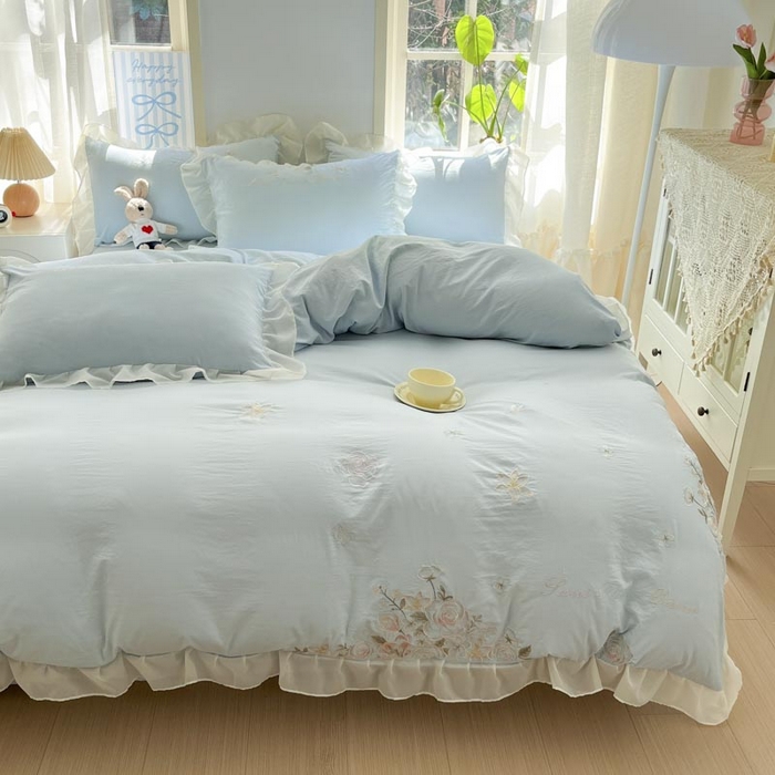 91家纺网 家纺一手货源 找家纺 AB家纺2025新款 水洗棉绣花四件套 依兰梦  天空蓝