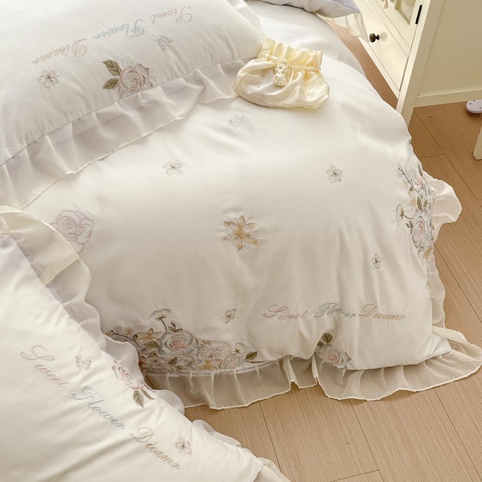 91家纺网 家纺一手货源 找家纺 AB家纺2025新款 水洗棉绣花四件套 依兰梦 浅紫白