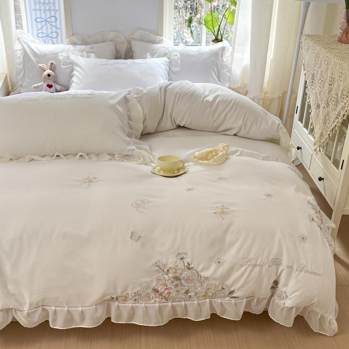 91家纺网 家纺一手货源 找家纺 AB家纺2025新款 水洗棉绣花四件套 依兰梦 浅紫白