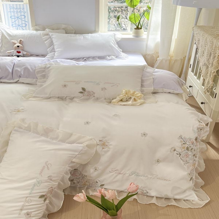 91家纺网 家纺一手货源 找家纺 AB家纺2025新款 水洗棉绣花四件套 依兰梦 浅紫白