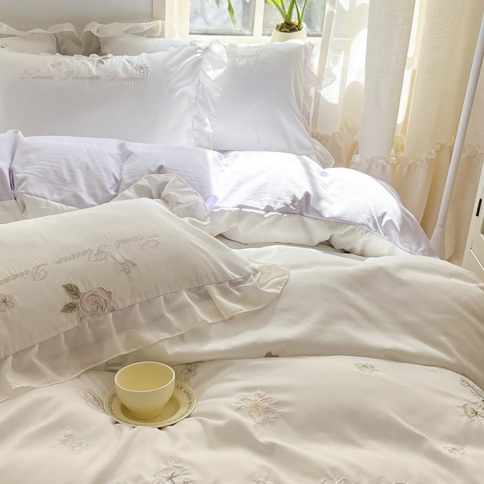 91家纺网 家纺一手货源 找家纺 AB家纺2025新款 水洗棉绣花四件套 依兰梦 浅紫白