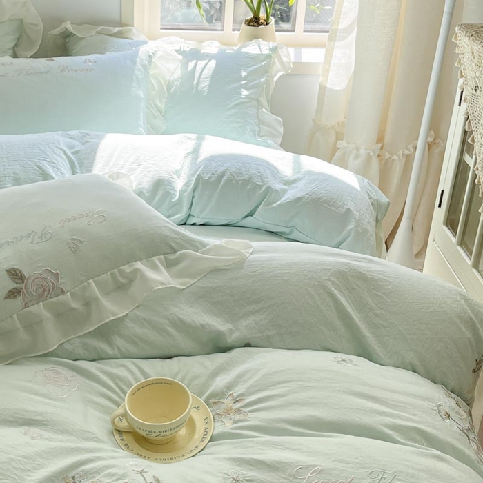 91家纺网 家纺一手货源 找家纺 AB家纺2025新款 水洗棉绣花四件套 依兰梦 水绿