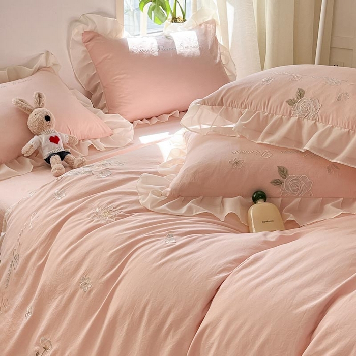 91家纺网 家纺一手货源 找家纺 AB家纺2025新款 水洗棉绣花四件套 依兰梦 微微粉