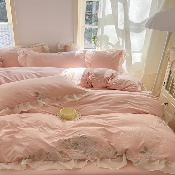 91家纺网 家纺一手货源 找家纺 AB家纺2025新款 水洗棉绣花四件套 依兰梦 微微粉