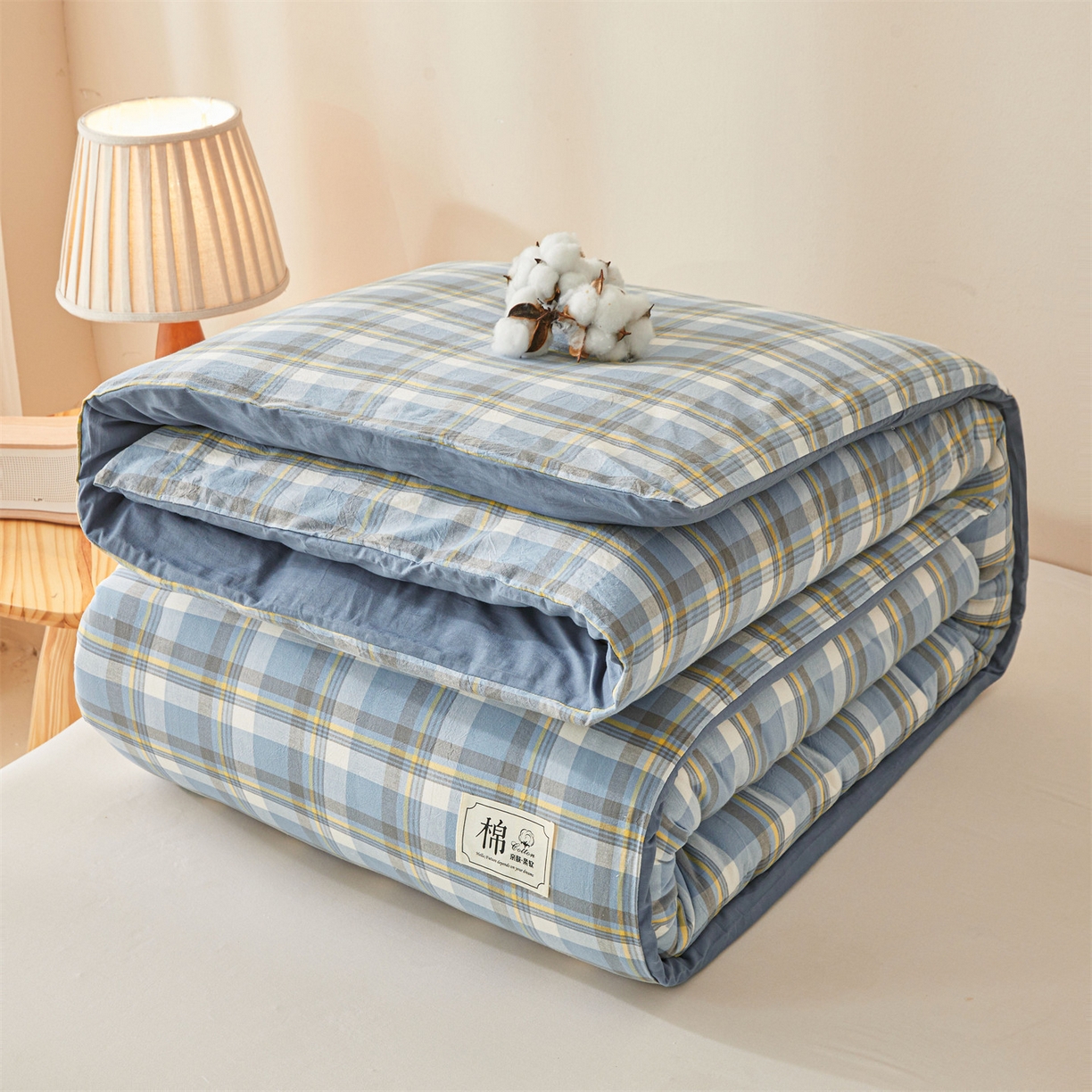 91家纺网 家纺一手货源 找家纺 梵蒂莎 2025新款可拆卸棉花被（场景2） 蓝黄织梦