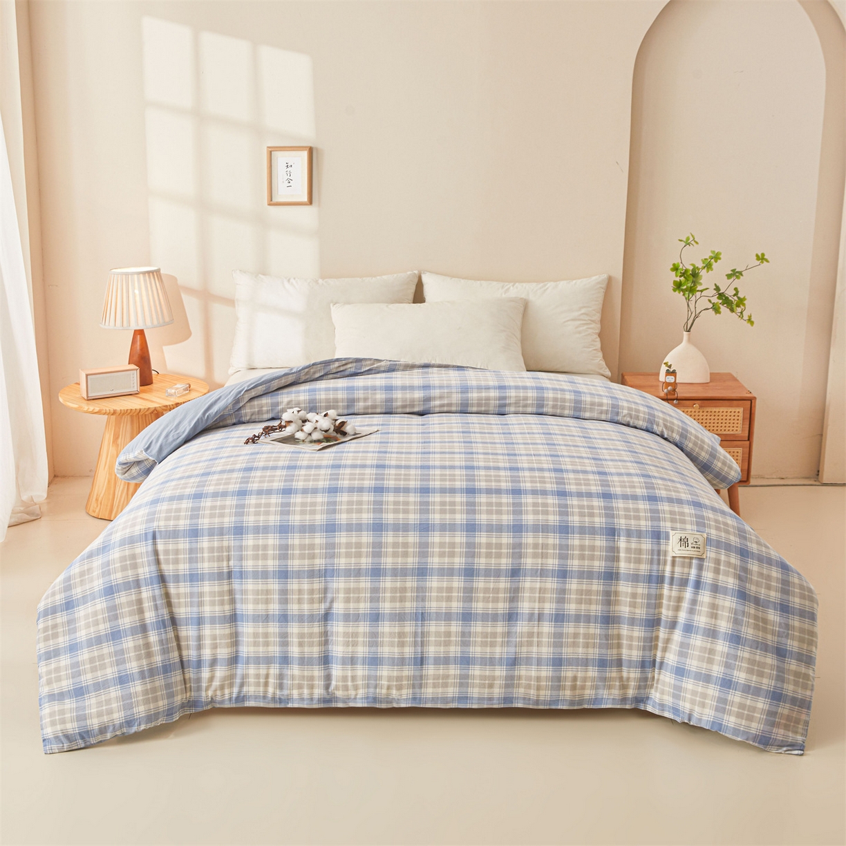 91家纺网 家纺一手货源 找家纺 梵蒂莎 2025新款可拆卸棉花被（场景2） 蓝絮漫格