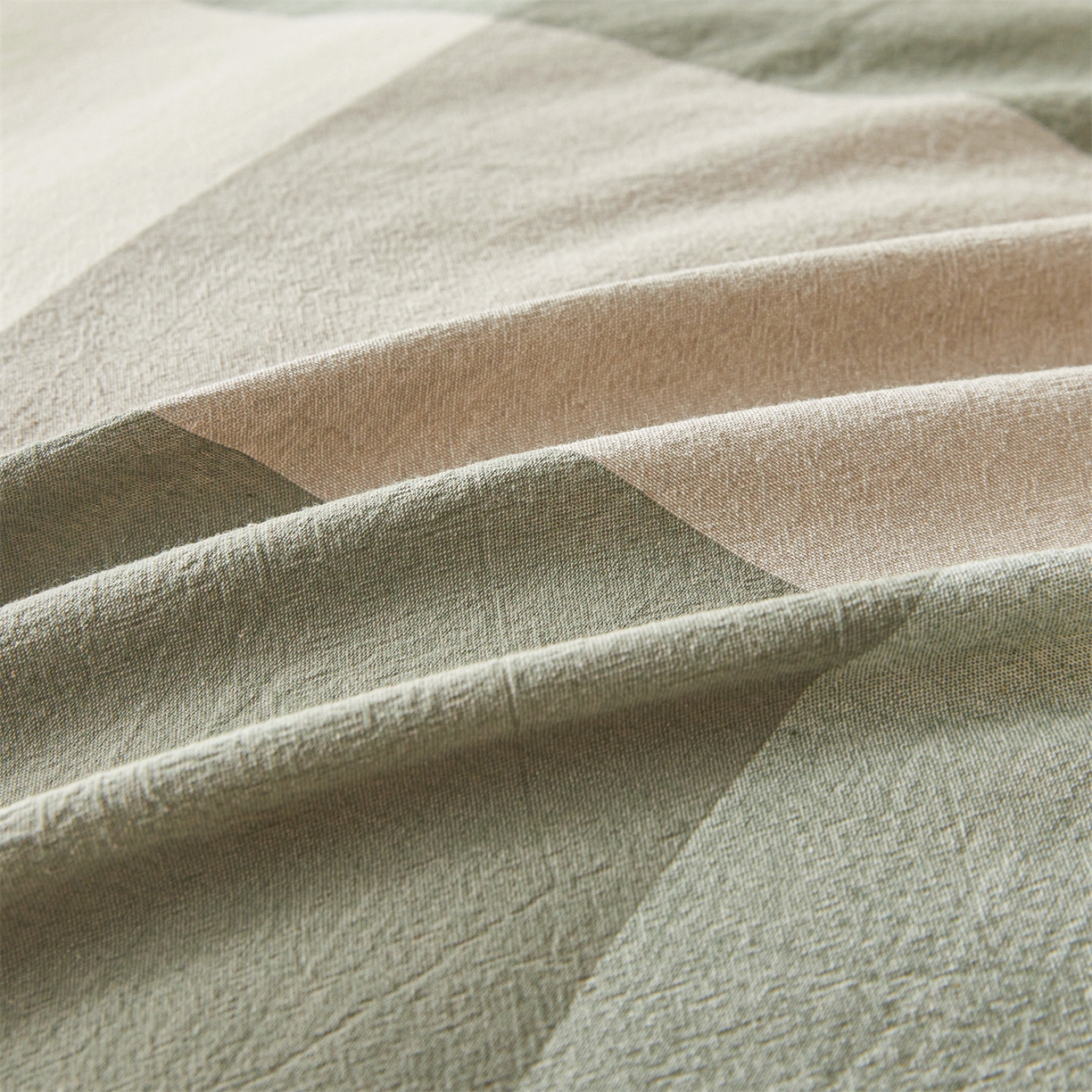 91家纺网 家纺一手货源 找家纺 梵蒂莎 2025新款可拆卸棉花被（场景2） 绿大格