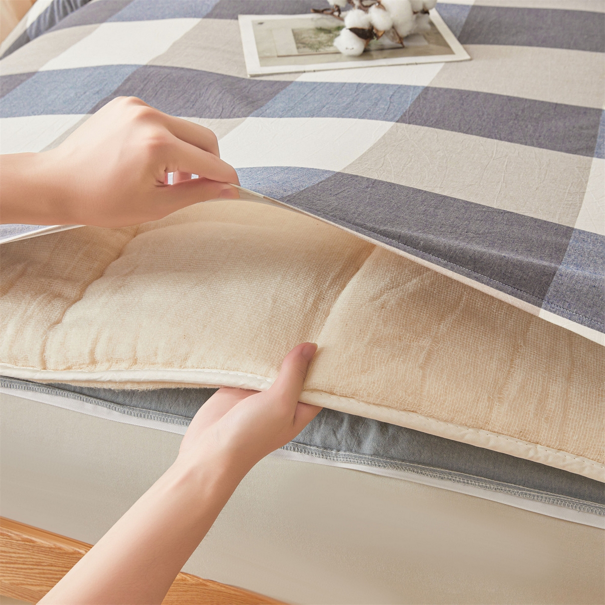 91家纺网 家纺一手货源 找家纺 梵蒂莎 2025新款可拆卸棉花被（场景2） 蓝大格