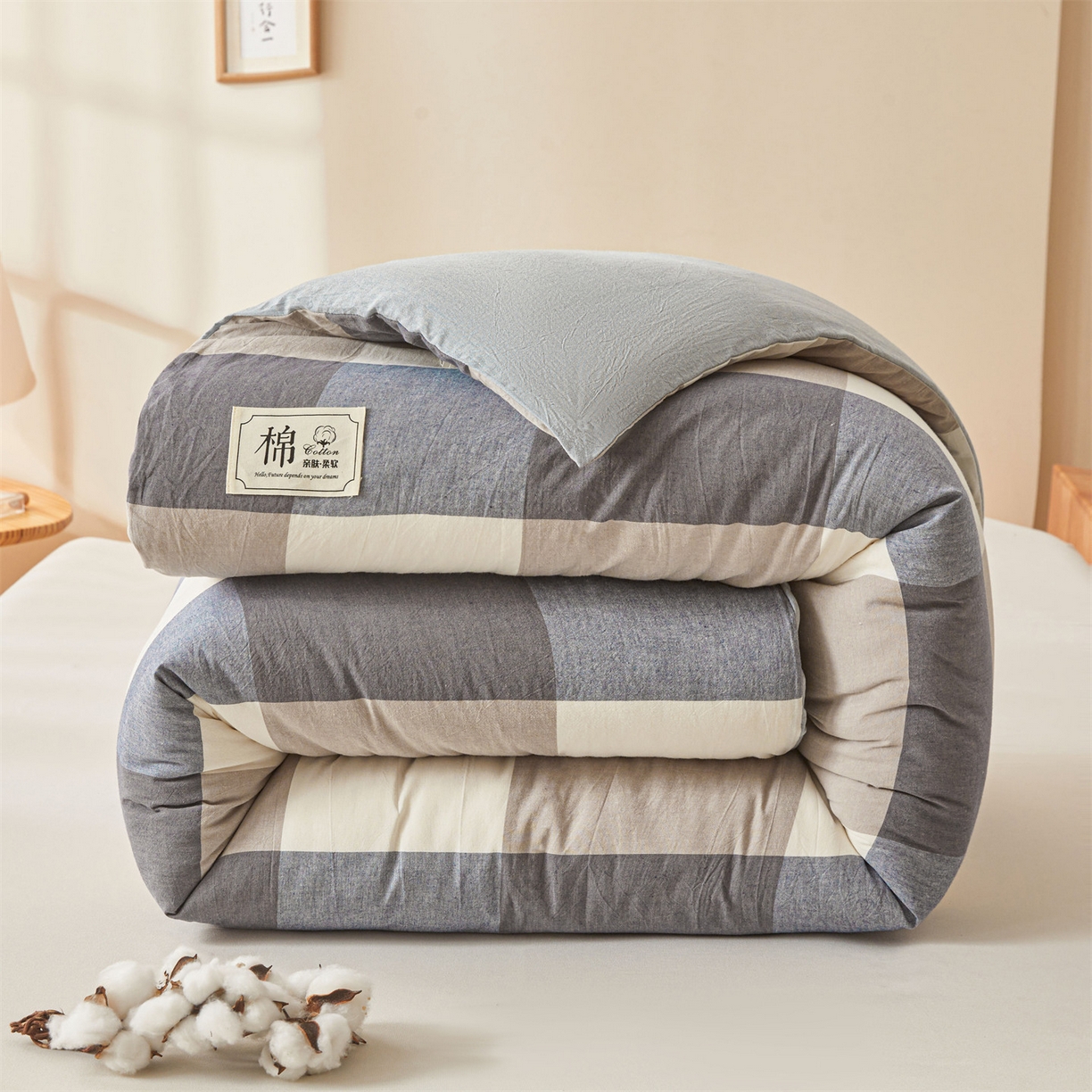 91家纺网 家纺一手货源 找家纺 梵蒂莎 2025新款可拆卸棉花被（场景2） 蓝大格