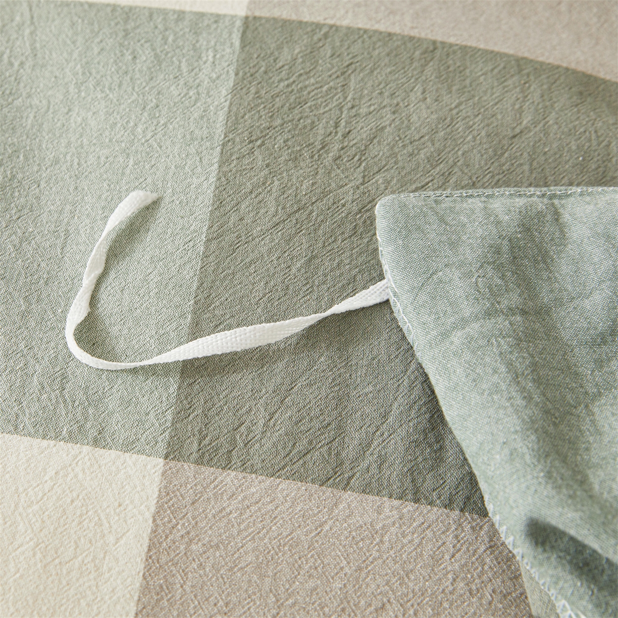 91家纺网 家纺一手货源 找家纺 梵蒂莎 2025新款可拆卸棉花被（场景2） 绿大格