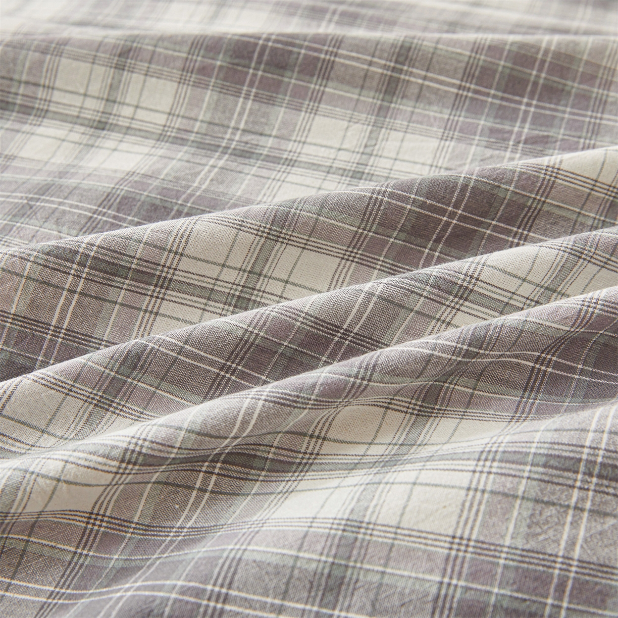 91家纺网 家纺一手货源 找家纺 梵蒂莎 2025新款可拆卸棉花被（场景2） 浅灰格影