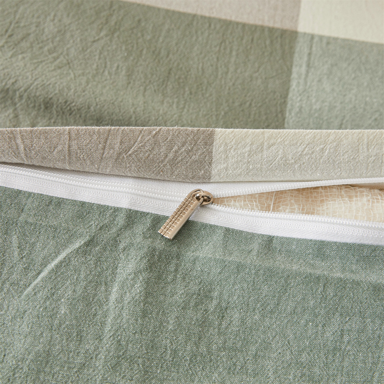 91家纺网 家纺一手货源 找家纺 梵蒂莎 2025新款可拆卸棉花被（场景2） 绿大格