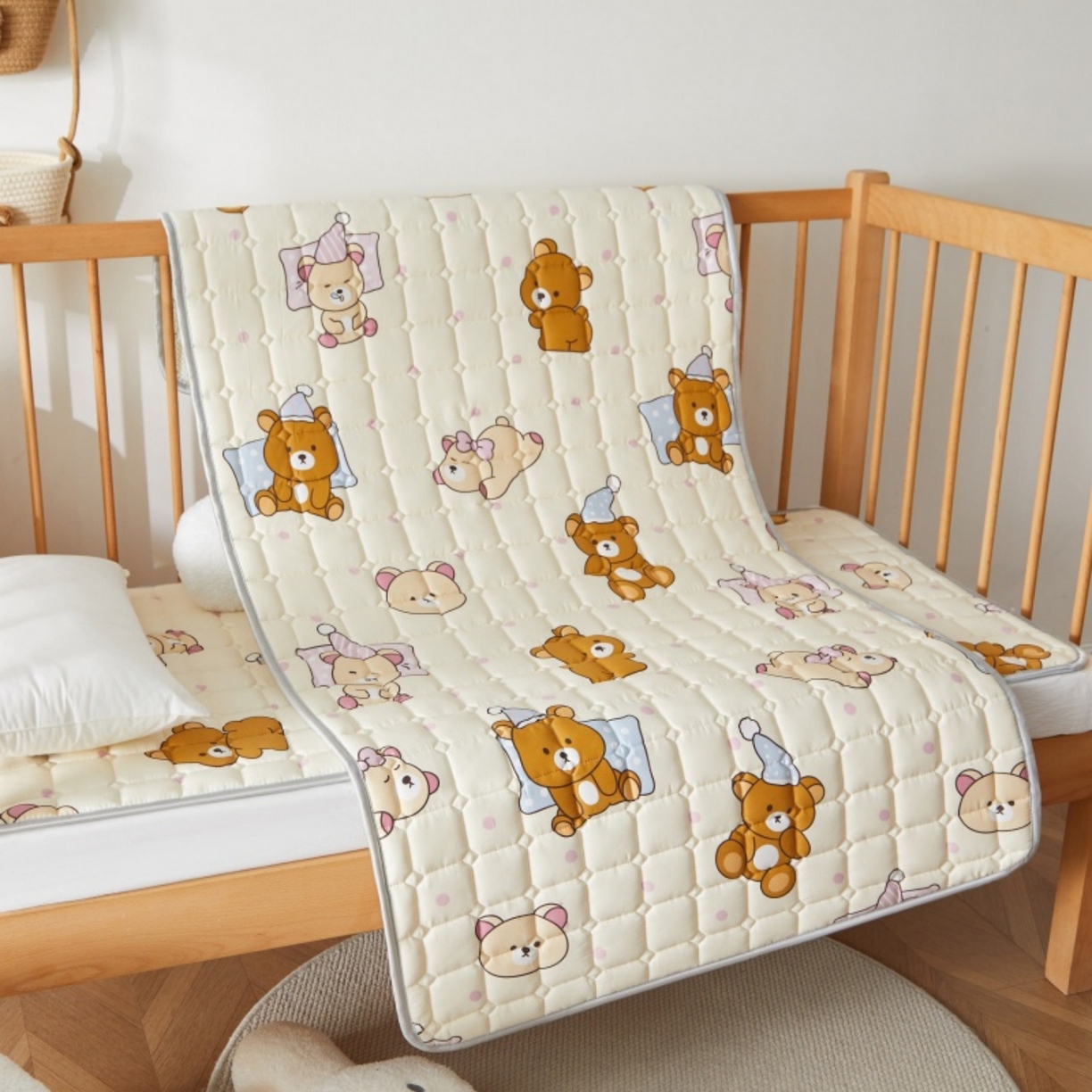 91家纺网 家纺一手货源 找家纺 奇丝雅 2025新款A类全棉棉花婴儿薄床垫幼儿园床褥子儿童专用小宝宝拼接四季通用午睡垫被午托入学 棉花填充-熊熊枕边语-全棉款