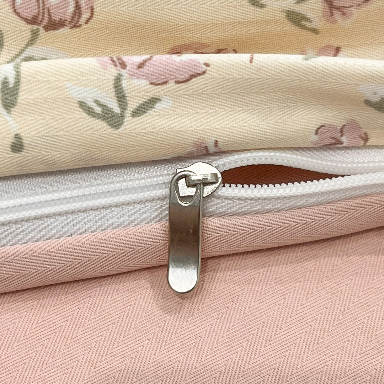 91家纺网 家纺一手货源 找家纺 （总）金梦拉家纺 2025新款A类提花人字纹小布袋款四件套