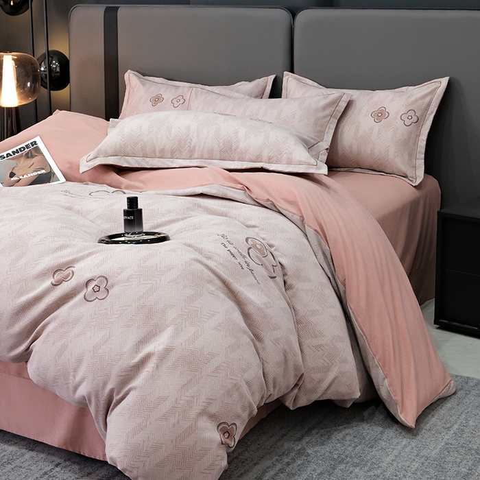 91家纺网 家纺一手货源 找家纺 遇安家纺 2025新款加厚全棉生态磨毛印花四件套 四叶草