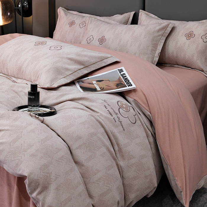 91家纺网 家纺一手货源 找家纺 遇安家纺 2025新款加厚全棉生态磨毛印花四件套 四叶草