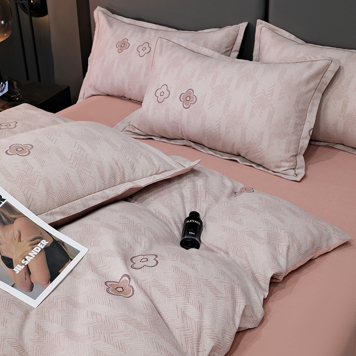 91家纺网 家纺一手货源 找家纺 遇安家纺 2025新款加厚全棉生态磨毛印花四件套 四叶草