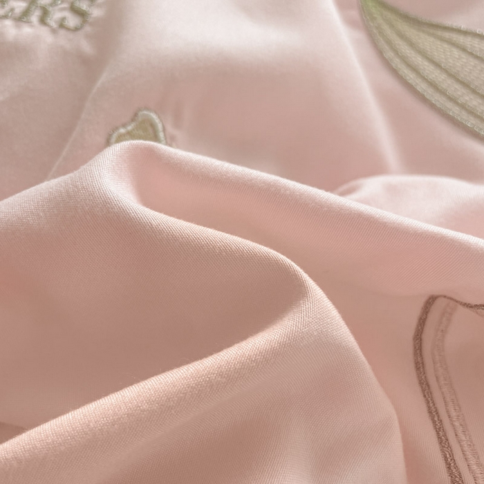 91家纺网 家纺一手货源 找家纺 AB家纺2025新款 水洗棉绣花四件套 丽芙塔-梦幻粉