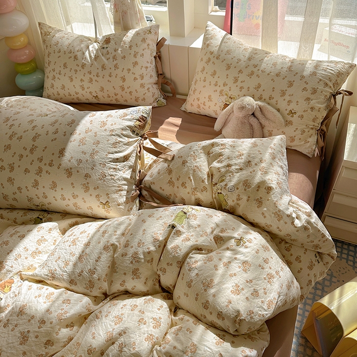 91家纺网 家纺一手货源 找家纺 漫仙阁家纺 2025新款蝴蝶结绑带款四件套-卡通系列 裙子小兔