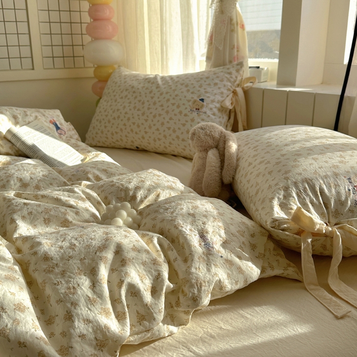 91家纺网 家纺一手货源 找家纺 漫仙阁家纺 2025新款蝴蝶结绑带款四件套-卡通系列 绅士小象-米黄