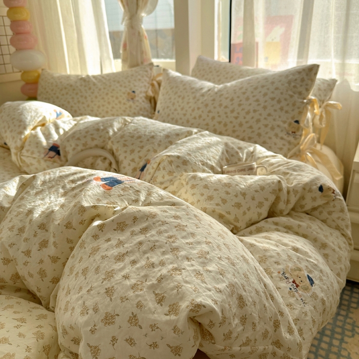 91家纺网 家纺一手货源 找家纺 漫仙阁家纺 2025新款蝴蝶结绑带款四件套-卡通系列 绅士小象-米黄