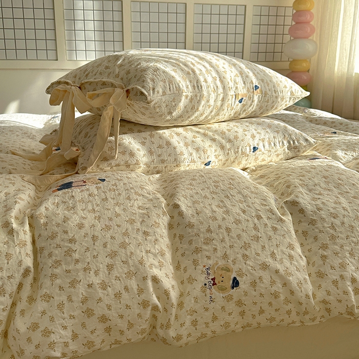 91家纺网 家纺一手货源 找家纺 漫仙阁家纺 2025新款蝴蝶结绑带款四件套-卡通系列 绅士小象-米黄