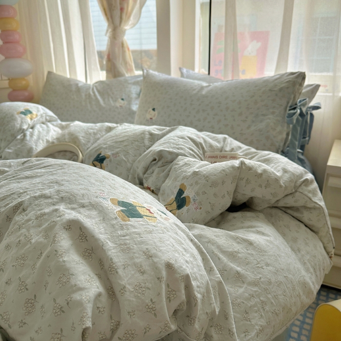 91家纺网 家纺一手货源 找家纺 漫仙阁家纺 2025新款蝴蝶结绑带款四件套-卡通系列 绅士小象-蓝