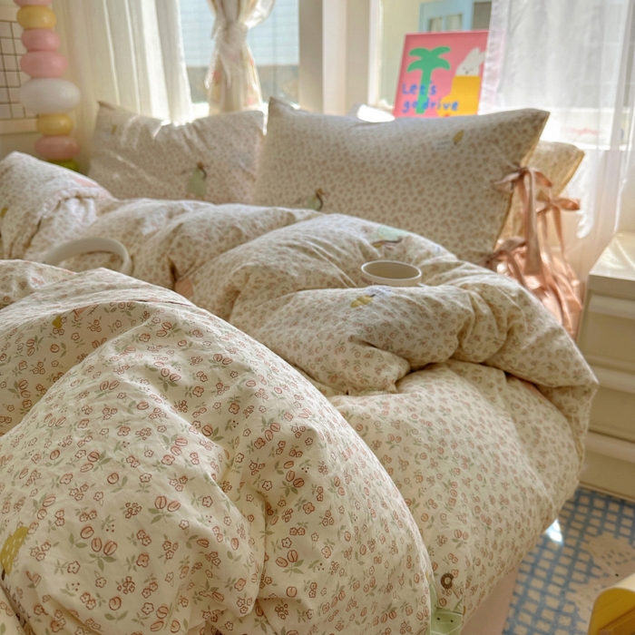 91家纺网 家纺一手货源 找家纺 漫仙阁家纺 2025新款蝴蝶结绑带款四件套-卡通系列 春日序曲