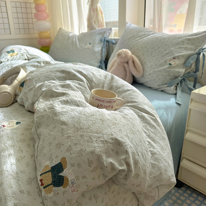 91家纺网 家纺一手货源 找家纺 漫仙阁家纺 2025新款蝴蝶结绑带款四件套-卡通系列 绅士小象-蓝