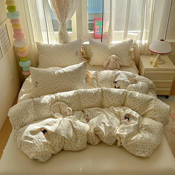 91家纺网 家纺一手货源 找家纺 漫仙阁家纺 2025新款蝴蝶结绑带款四件套-卡通系列 绅士小象-米黄