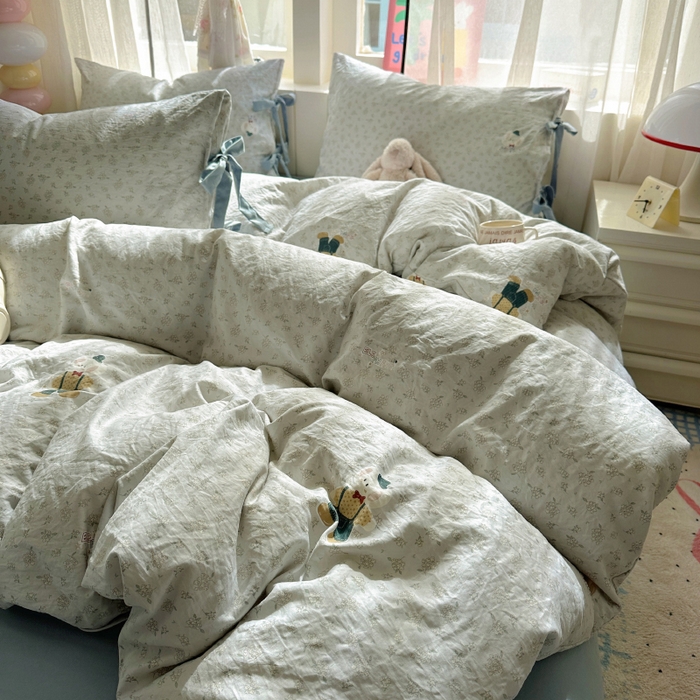 91家纺网 家纺一手货源 找家纺 漫仙阁家纺 2025新款蝴蝶结绑带款四件套-卡通系列 绅士小象-蓝