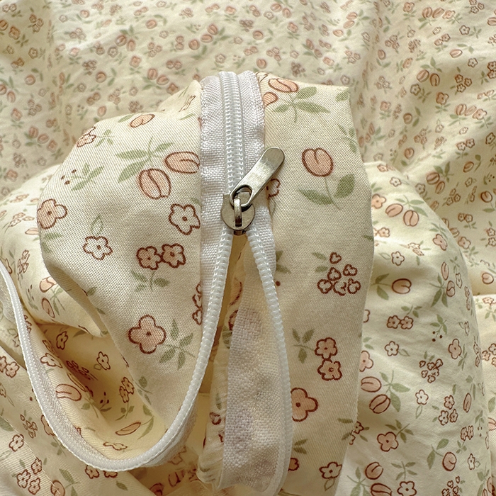 91家纺网 家纺一手货源 找家纺 漫仙阁家纺 2025新款蝴蝶结绑带款四件套-卡通系列 春日序曲