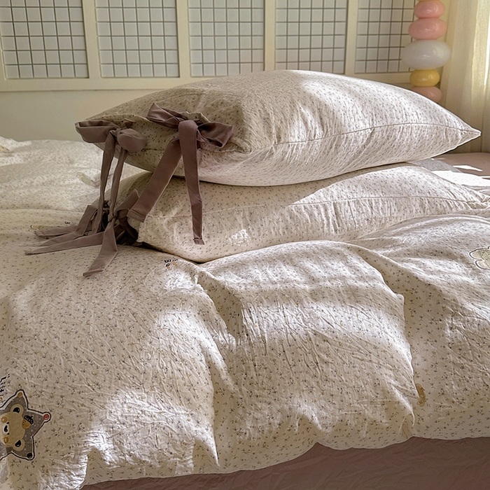 91家纺网 家纺一手货源 找家纺 漫仙阁家纺 2025新款蝴蝶结绑带款四件套-卡通系列 紫色小熊